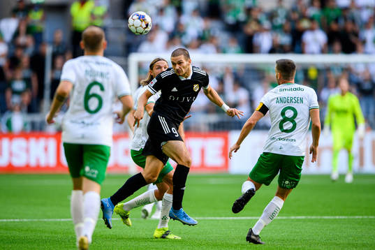 Dorde Jovanovic of Cukaricki  and Bjørn Paulsen of Hammarby