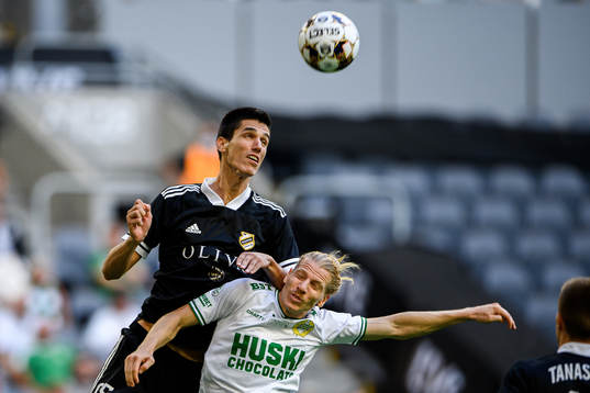 Stefan Sapic of Cukaricki  and Gustav Ludwigson of Hammarby