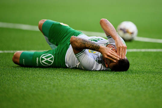 Mohanad Jeahze of Hammarby in pain