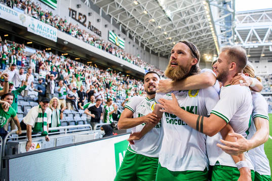 Bjørn Paulsen of Hammarby celebrates