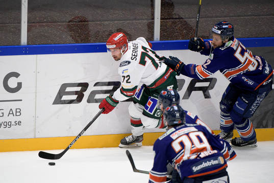 Frölundas Patrik Carlsson och Växjös Miika Koivisto