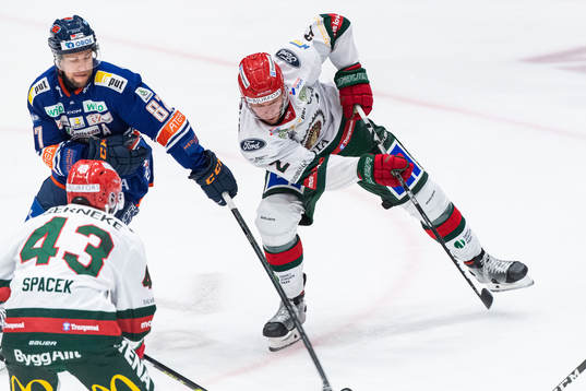 Växjös Robert Rosén och Frölundas Christian Folin i