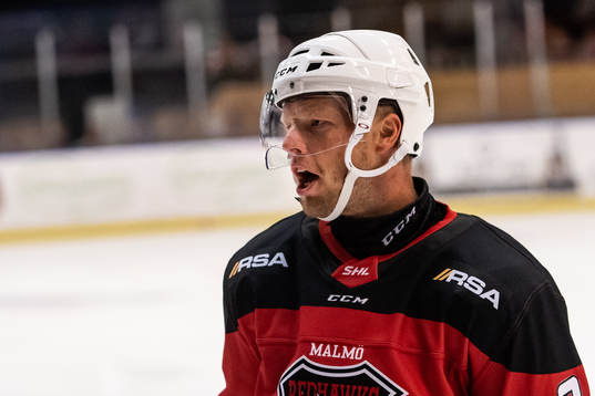 Malmö Redhawks Carl Söderberg reagerar
