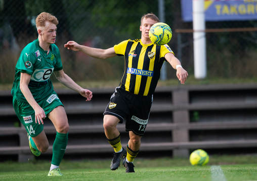 IFK Hässleholms Amel Crnalic i matchen i division 2 mellan