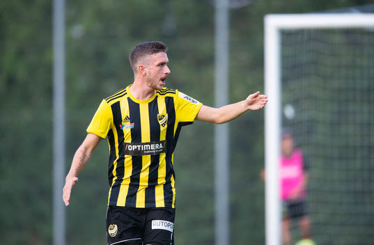 IFK Hässleholms Max Sandberg i matchen i division 2 mellan