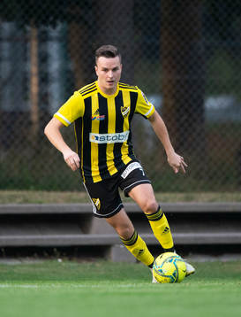 IFK Hässleholms Danny Gunnarsson i matchen i division 2
