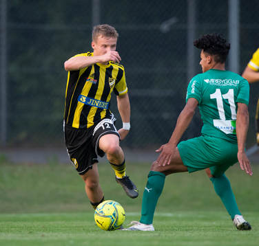 IFK Hässleholms Amel Crnalic i matchen i division 2 mellan
