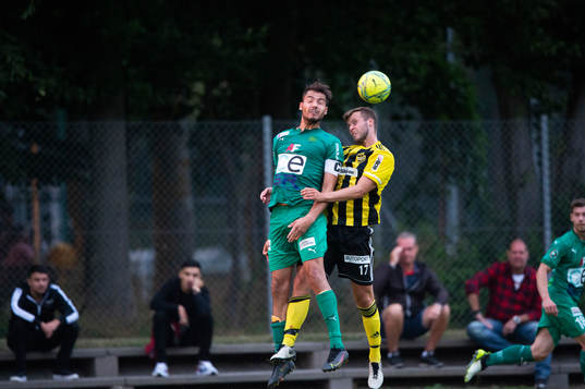 IFK Hässleholms Marcus Thuvesson i matchen i division 2