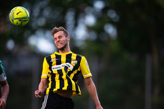 IFK Hässleholms Marcus Thuvesson i matchen i division 2