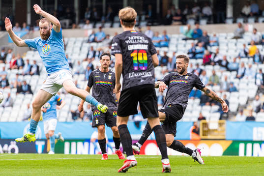 Malmö FFs Jo Inge Berget och IFK Göteborgs Mattias
