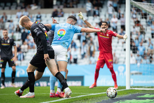 IFK Göteborgs Oscar Wendt och Malmö FFs Antonio Colak