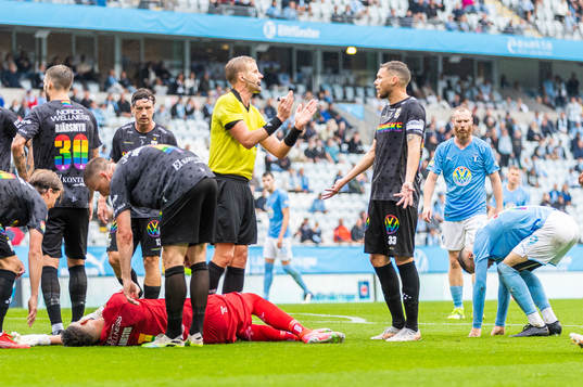 IFK Göteborgs målvakt Giannis Anestis och Malmö FFs