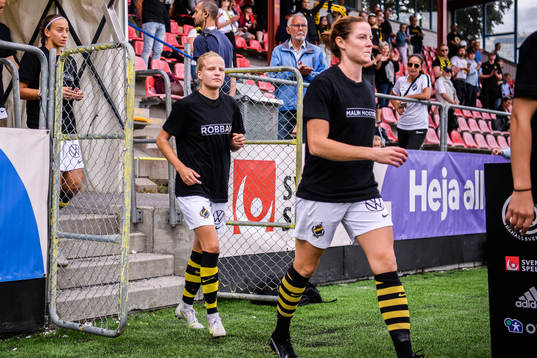 s Kaisa Collin och Sara Nordin