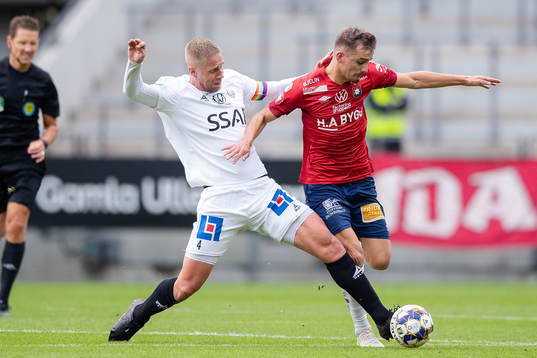 Brages Mattias Liljestrand glidtacklar Örgrytes Ajdin