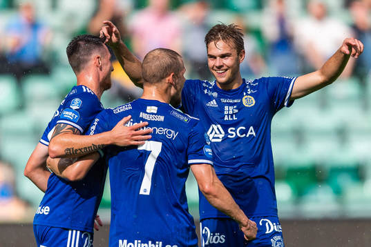 Sundsvalls Alexander Blomqvist jublar med Erik Andersson