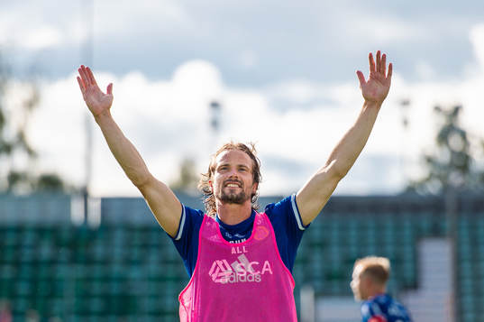 Sundsvalls Linus Hallenius jublar