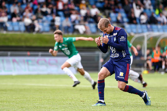 Oliver Silverholt missar en straff