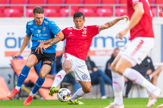 Halmstads Samuel Kroon och Kalmars Romario Pereira Sipiao