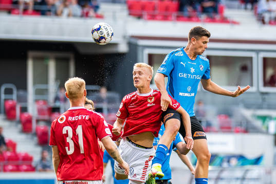 Kalmars Carl Gustafsson och Halmstads Marcus Antonsson
