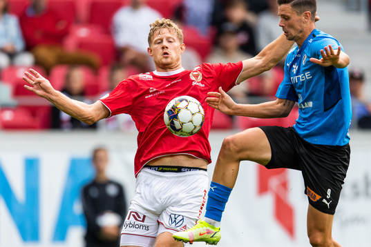 Kalmars Lars Saetra och Halmstads Marcus Antonsson
