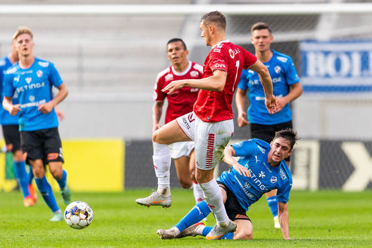 Kalmars Piotr Johansson och Halmstads Emil Tot Wikström