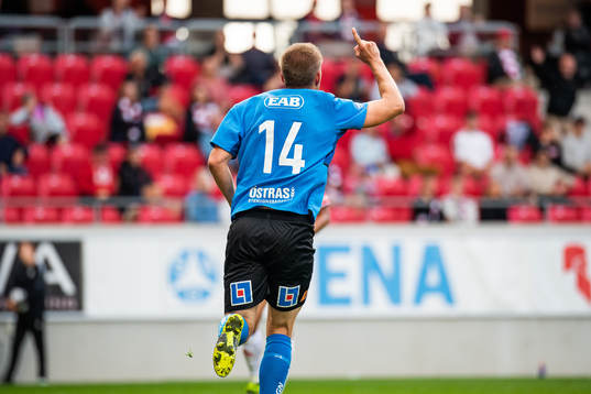 Halmstads Mikael Boman jublar