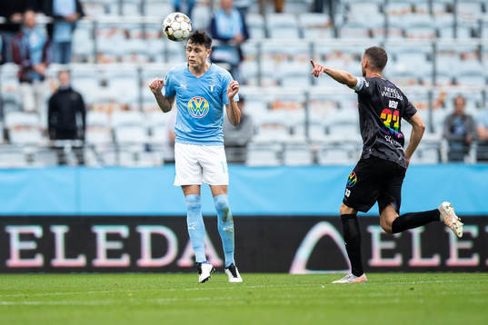 Malmö FFs Anel Ahmedhodzic och IFK Göteborgs Marcus Berg
