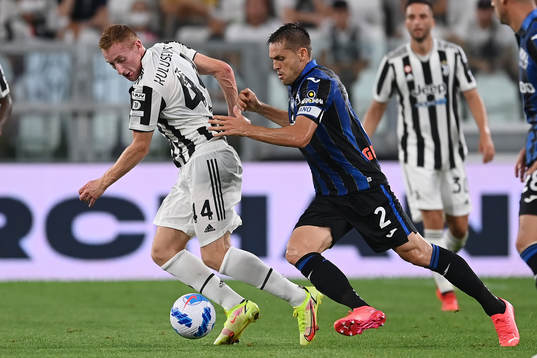 Juventus Dejan Kulusevski och Atalantas Rafael Toloi