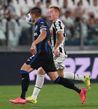 Juventus Dejan Kulusevski och Atalantas Rafael Toloi