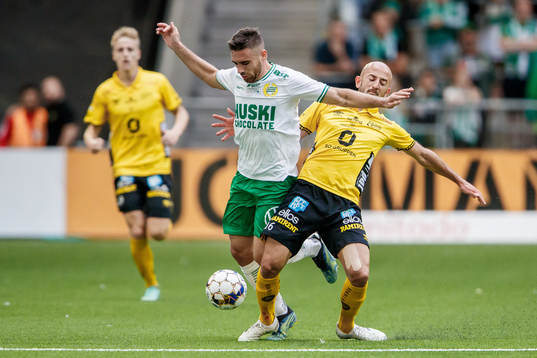 Hammarbys Aljosa Matko och Elfsborgs Robert Gojani
