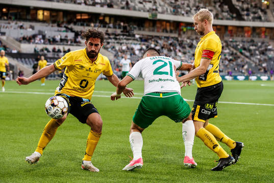 Elfsborgs Frederik Holst och Johan Larsson mot Hammarbys