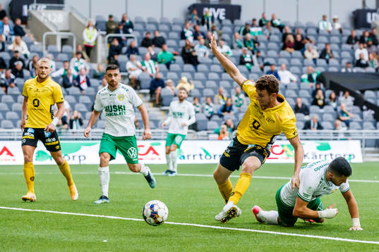 Hammarbys Astrit Selmani och Elfsborgs Christopher McVey