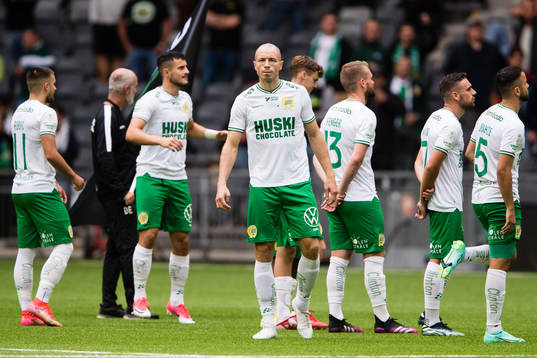 Hammarbys Jon Gudni Fjoluson innan fotbollsmatchen i