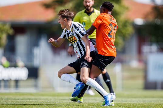 Landskronas Kevin Jensen och Västerås Lawson Sabah