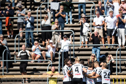 Landskronas spelare jublar