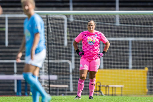 Malmö FFs målvakt Vera Ejlertsson deppar