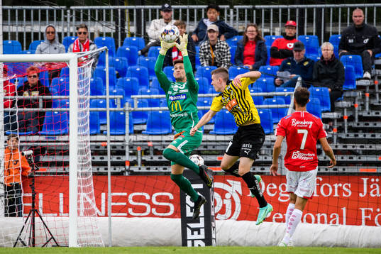 Degerfors Jeffrey Gal och Häckens Patrik Wålemark