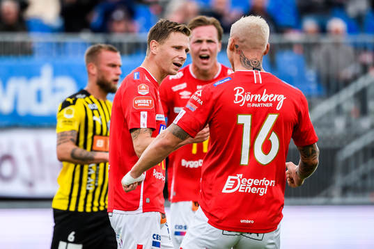 Degerfors Johan Bertilsson jublar