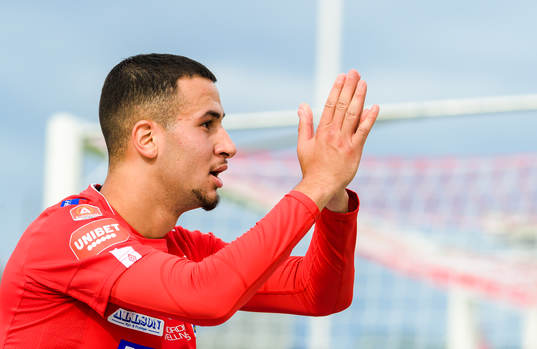 Degerfors Abdelrahman Saidi jublar och tackar publiken