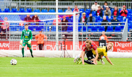 Degerfors Adam Carlén och Häckens Gustav Berggren