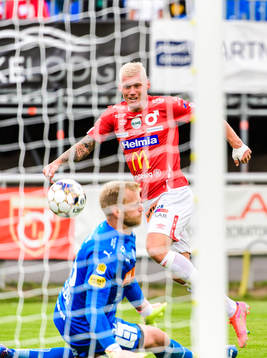 Häckens målvakt Peter Abrahamsson och Degerfors Victor