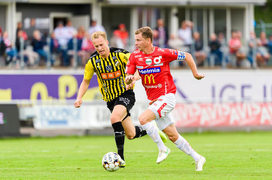 Häckens Gustav Berggren och Degerfors Johan Bertilsson