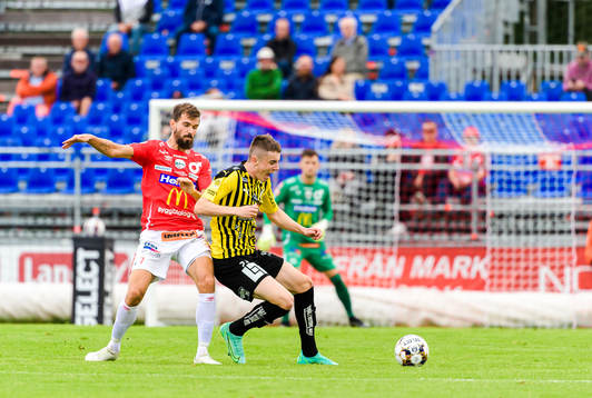 Degerfors Sebastian Olsson och Häckens Patrik Wålemark
