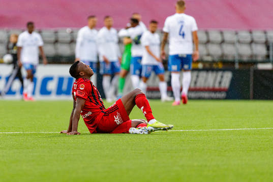 Östersunds Patrick Kpozo deppar