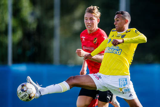Vasalunds Frej Engberg och Falkenbergs Oliver Hintsa