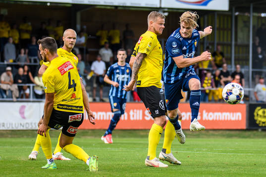 Mjällbys David Löfquist och Djurgårdens Hampus Finndell