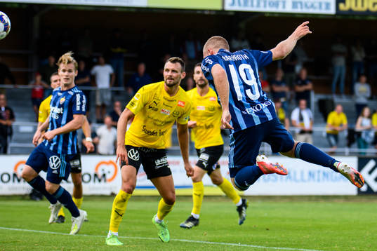 Djurgårdens Nicklas Bärkroth gör 0-1