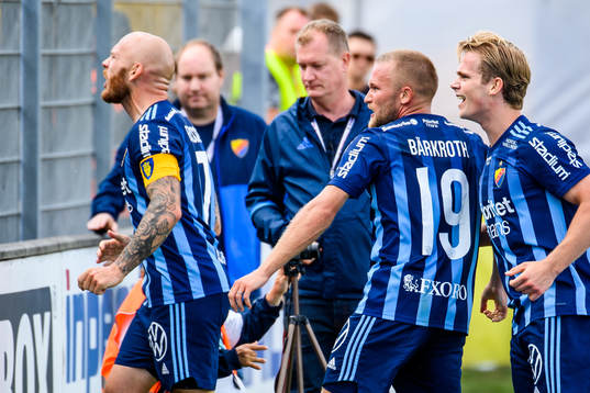 Djurgårdens Nicklas Bärkroth jublar
