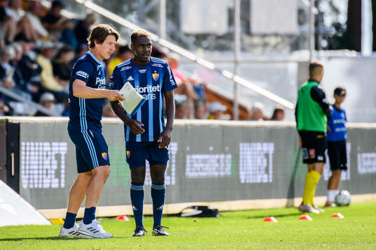 Djurgårdens tränare Thomas Lagerlöf och Joel Asoro
