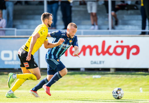 Mjällbys Max Watson och Djurgårdens Nicklas Bärkroth